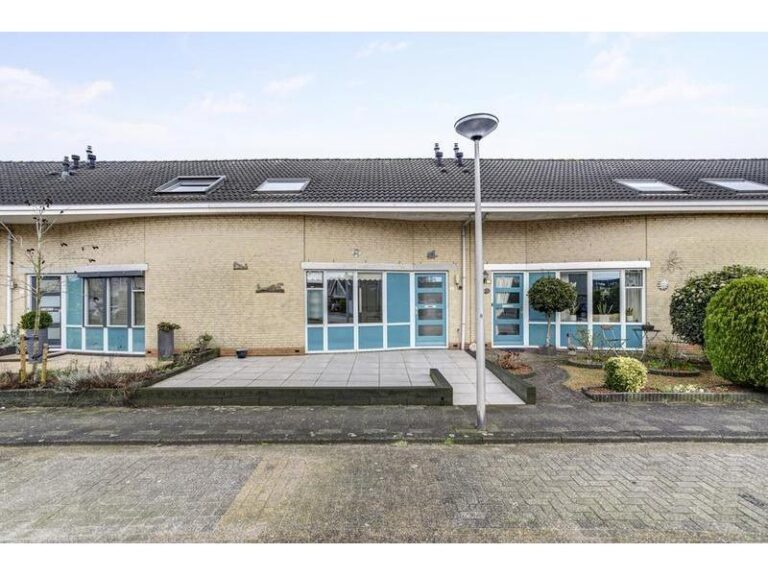 Theo Mann-Bouwmeesterstraat 9 SPIJKENISSE
