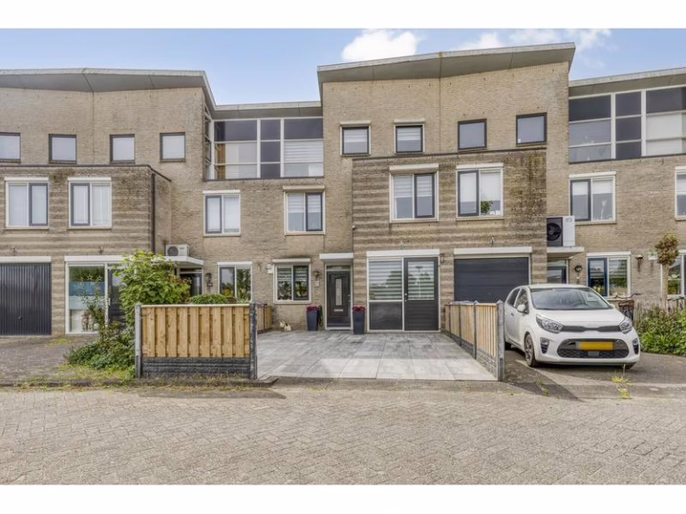 Theo Mann-Bouwmeesterstraat 72 SPIJKENISSE