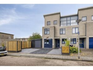 Theo Mann-Bouwmeesterstraat 116 SPIJKENISSE media 49
