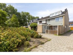 Pijnboomstraat 18 SPIJKENISSE media 34