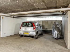 2 parkeerplaatsen