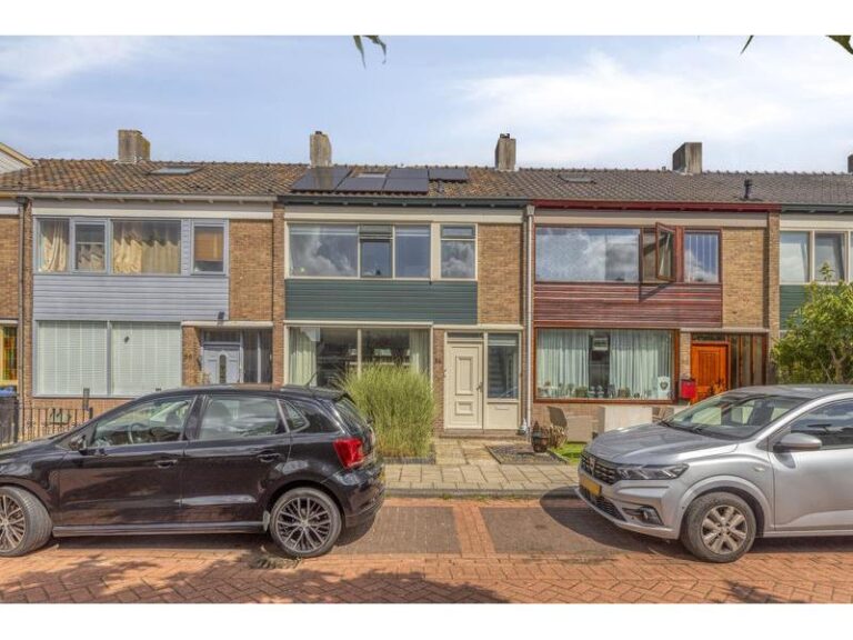 A.M. de Jongstraat 34 SPIJKENISSE