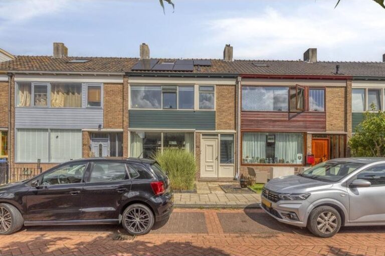 A.M. de Jongstraat 34 SPIJKENISSE