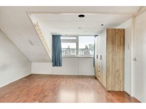 A.M. de Jongstraat 34 SPIJKENISSE media 16