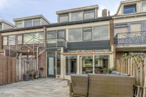 A.M. de Jongstraat 34 SPIJKENISSE media 18
