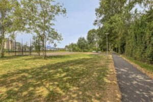 A.M. de Jongstraat 34 SPIJKENISSE media 23
