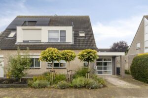 Philips van Almondestraat 34 HELLEVOETSLUIS