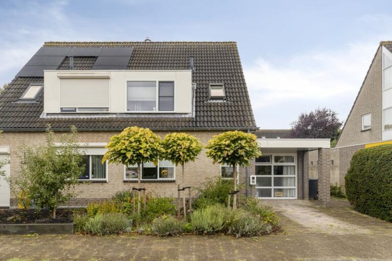Philips van Almondestraat 34 HELLEVOETSLUIS